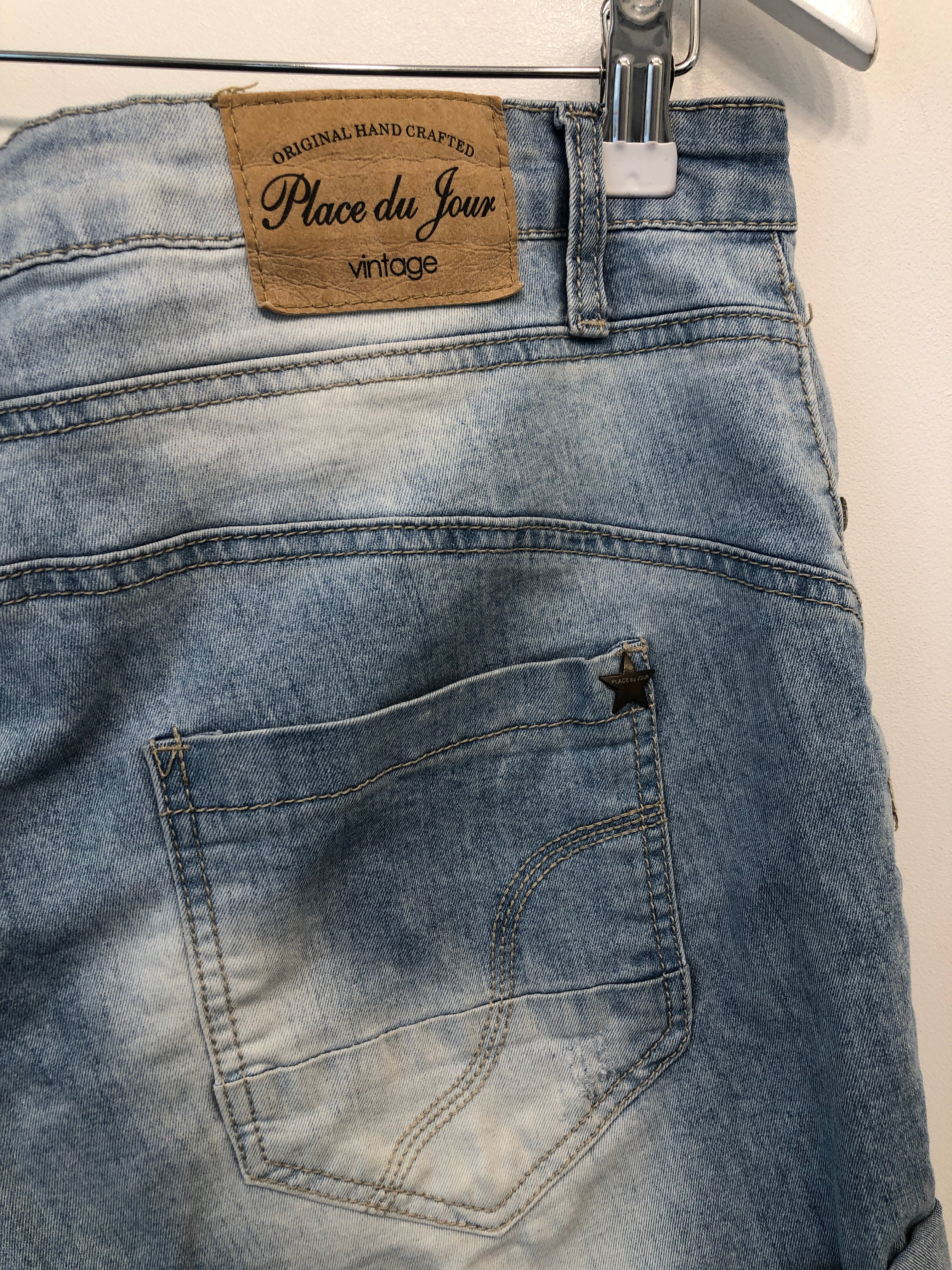 Place De Jour Shorts